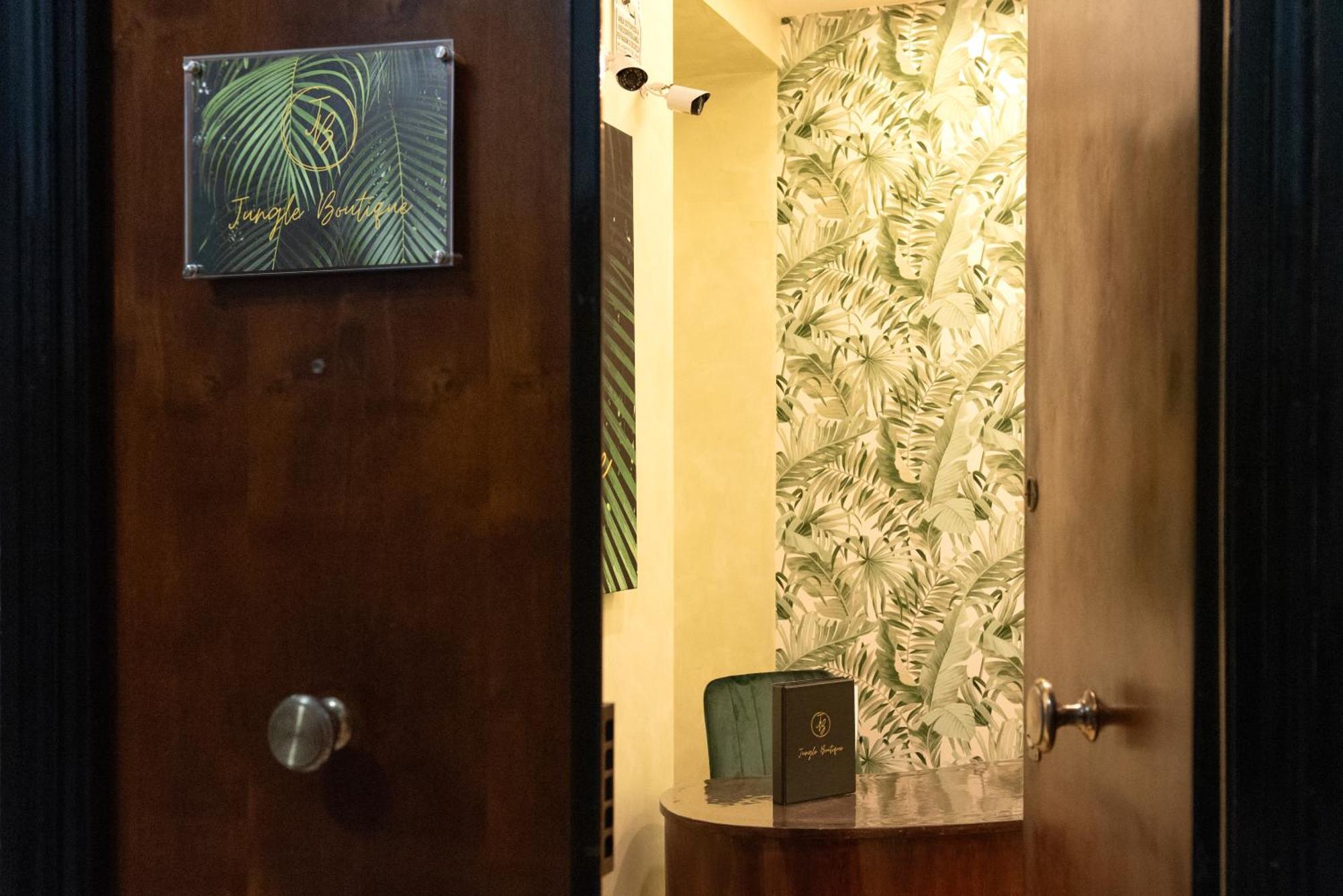 Jungle Boutique Hotel Napoli Bagian luar foto